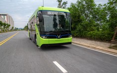 Xe buýt điện VinFast đầu tiên chạy thử thành công tại Việt Nam