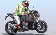 Sẵn sàng ra mắt trong tháng 11, naked bike đỉnh cao BMW S1000R 2021 có gì mới?