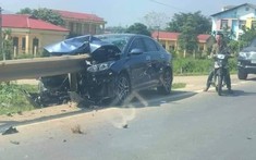 Phú Thọ: Dải phân cách xuyên thủng Kia Cerato, 3 người thoát chết thần kỳ