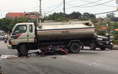 Quảng Ninh: Xe phân khối lớn 600cc đâm ngang xe bồn, 2 người bị thương nặng