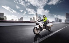 Soi xe mô tô điện "xịn xò" của cảnh sát Trung Quốc đến từ CFMoto