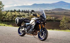 Nếu là fan của xe Touring, bạn cần nên mua mẫu Yamaha Tracer 9 hoàn toàn mới này