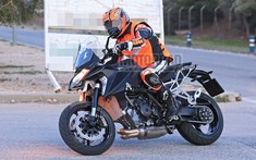 Tiếp tục rò rỉ ảnh chạy thử nghiệm, KTM Super Duke GT 1290 phiên bản mới đã sẵn sàng ra mắt