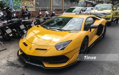 Nóng: Mới lộ ảnh về Việt Nam, Lamborghini Aventador SVJ màu vàng đã có mặt trên đường phố