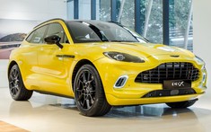 Aston Martin DBX với gói trang bị Intrepid Aura lần đầu đến Malaysia, giá từ 5,4 tỷ đồng