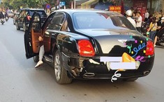 Hà Nội: Tông vào xe siêu sang đắt tiền Bentley, người điều khiển xe máy nhanh chóng bỏ chạy