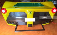 Bạn trẻ ở Đắk Mil chế bàn làm việc theo kiểu dáng siêu xe Ferrari LaFerrari