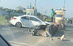 Vĩnh Phúc: Tông vào trụ bê tông ở trạm thu phí, Kia Cerato gãy trục bánh trước