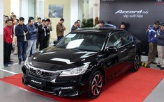 Xả kho cuối năm, đại lý bạo tay giảm giá cả trăm triệu đồng cho Honda Accord