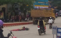 Video: Va chạm với xe ben tại vòng xuyến, nữ sinh đi xe đạp điện tử vong tại Cao Bằng