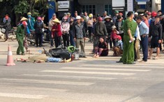 Video: Gây tai nạn khiến cô gái tử vong dưới bánh ô tô tải trên quốc lộ 46A, người phụ nữ đi xe đạp điện bỏ chạy