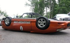 Upside-Down Camaro - Chiếc xe đua "thân vỏ lật ngửa" kỳ quái nhất trên đời