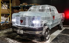 Câu chuyện thú vị về chiếc bán tải Chevrolet thân vỏ bằng băng đầu tiên trên thế giới
