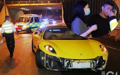 Đại gia phán sắp mua siêu xe mới nên không tiếc việc bạn gái tông hỏng siêu xe Ferrari mui trần