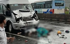 Khánh Hoà: Xe khách 16 chỗ va chạm với xe máy trên QL1A, 2 người thương vong