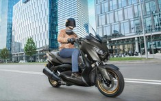 Xe ga phân khối lớn Yamaha TMax và XMax 2021 ra mắt với động cơ mới