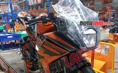 Lộ diện KTM RC 200 2021 hoàn toàn mới được "chụp lén" tại nhà máy sản xuất