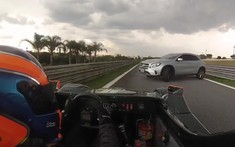 Video: Tài xế Mercedes-Benz GLA đi lạc vào đường đua, suýt gây tai nạn
