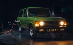 Chiếc Range Rover cổ điển độ thành xe điện hoàn toàn này có giá ngang ngửa Rolls-Royce Cullinan
