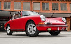 Chiếc Porsche 911 S Targa 1967 đặc biệt này đã được phục chế như mới sau gần 40 năm nằm yên