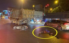 Hà Nội: Người phụ nữ chết thảm dưới bánh xe ben Howo sau va chạm giao thông