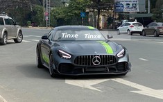 Video: Siêu xe Mercedes-AMG GT R Pro độc nhất Việt Nam lăn bánh tại Hoà Bình