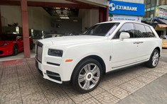 Vẻ đẹp "viên kim cương thô" đắt nhất thế giới Rolls-Royce Cullinan trên đường phố Sài thành