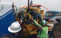 Xe cứu hộ tông đuôi xe rác trên cầu Nhật Tân, 2 người thương vong