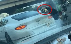Video: Người đàn ông đổ xăng cho Bentley hơn 18 tỷ đồng trên đường phố Hà Nội
