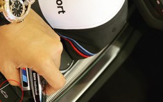 Đăng ảnh đồng hồ hơn 9,6 tỷ đồng cùng nội thất xe BMW, Minh "Nhựa" khiến bạn bè tưởng mua X7