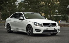 Mỗi năm đi chưa đến 3.500 km, “của hiếm” Mercedes-Benz C 300 AMG Plus 2014 lên sàn với giá chỉ “lõm” có một nửa