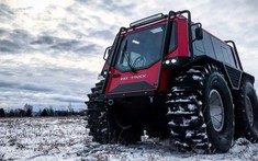 Fat Truck - Chiếc xe chinh phục mọi địa hình, bất kể trên cạn dưới nước của Canada