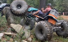 Chiếc "máy cắt cỏ off-road" này sẽ khiến nhiều chiếc ô tô phải xấu hổ vì khả năng vượt địa hình