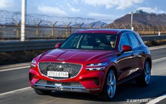 SUV hạng sang Genesis GV70 2021 "bán chạy như tôm tươi" trong ngày đầu mở cọc
