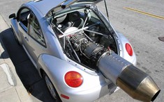 Chiếc Volkswagen Beetle độ động cơ phản lực mạnh 1.350 mã lực này đang được chào bán giá 12,7 tỷ đồng