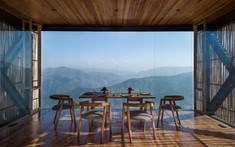 Khách sạn độc đáo trên dãy Himalaya với tre bao phủ mặt ngoài