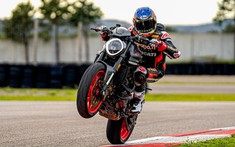 Soi chi tiết Ducati Monster 2021: "Quỷ còi" gây thất vọng lớn về ngoại hình