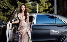 Nữ chủ tịch khoe dáng kiêu sa bên Mercedes-Benz S-Class "độ"