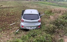 Hưng Yên: Ô tô con Hyundai Grand i10 đối đầu xe tải, 2 xe lao xuống ruộng, 1 tài xế tử vong
