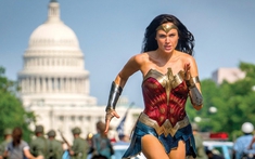 "Wonder Woman 1984" sụt giảm 67% doanh thu phòng vé