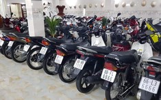 Choáng ngợp với bộ sưu tập xe biển đẹp của một "dân chơi" tại An Giang