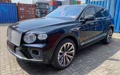 Bentley Bentayga V8 đời 2021 tiếp tục đổ bộ thị trường Việt Nam