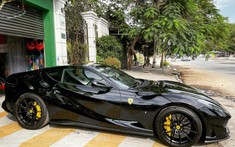 Ferrari 812 Superfast màu đen độc nhất Việt Nam lên ống xả độ hàng hiệu FI trị giá hàng trăm triệu đồng