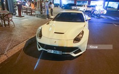 Cận kề ngày cưới, Phan Thành lái siêu xe Ferrari F12 Berlinetta tụ tập cùng bạn bè