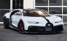 Đại gia đầu tiên trên thế giới nhận chìa khóa của siêu xe Bugatti Chiron Pur Sport