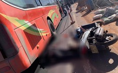 Đồng Nai: Người đi xe máy ngã xuống đường, bị ô tô khách cán tử vong