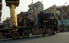 Hà Nội: Chở chị gái đi khám thai, nữ sinh cấp 3 bị xe đầu kéo cán tử vong