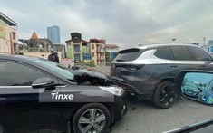 Hà Nội: Tông VinFast LUX SA2.0 từ phía sau, Hyundai Accent vỡ nát đầu xe