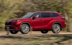 Toyota "thai nghén" SUV mới với tên gọi Grand Highlander, có thể là phiên bản kéo dài của Highlander