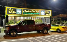 Sau siêu xe Lamborghini Aventador mui trần, người bán lan đột biến Bình Phước tậu Ford F-450 Super Duty phiên bản Limited